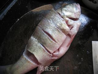 年年有余---特色蒸鲈鱼的做法步骤：7