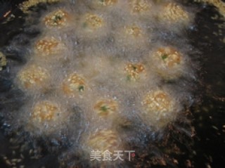 团团圆圆--黄金虾配茄汁肉丸（金凤戏龙珠）的做法步骤：5