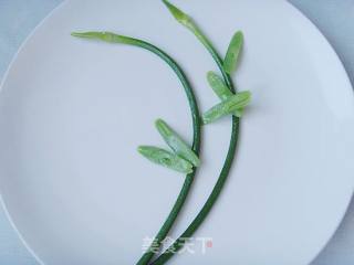 花开富贵：茄汁虾球的做法步骤：2
