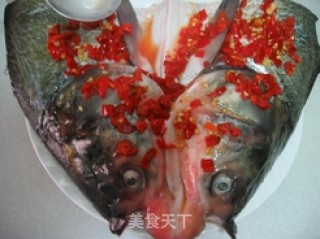 鸿运当头--鲜香剁椒鱼头的做法步骤：3