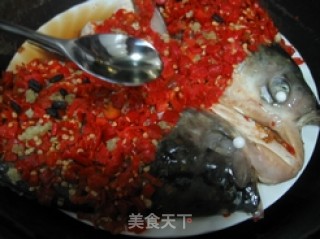 鸿运当头--鲜香剁椒鱼头的做法步骤：3