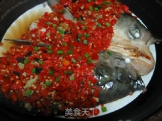 鸿运当头--鲜香剁椒鱼头的做法步骤：3