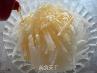 蜂蜜拌白萝卜的做法步骤：2