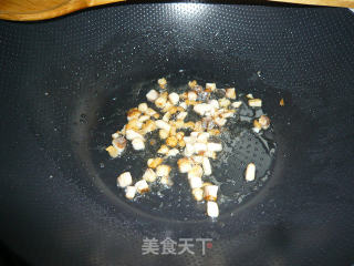 咸鱼鸡粒炒饭的做法步骤：3