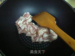 蘑菇小炒肉的做法步骤：2