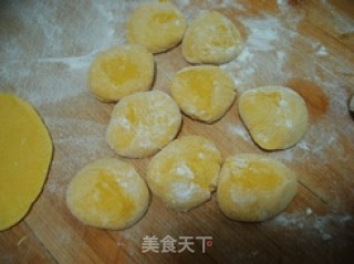 金银满盆--金银元宝饺子的做法步骤：5