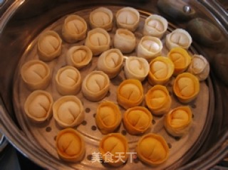 金银满盆--金银元宝饺子的做法步骤：5