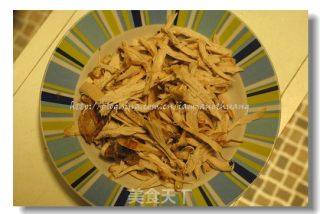 手撕鸡（电饭煲焗鸡之延伸，一鸡两吃）的做法步骤：2