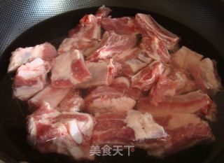 糖醋排骨的做法步骤：2