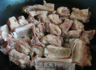 糖醋排骨的做法步骤：2
