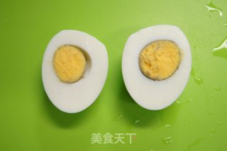 【MOMO年夜菜】吉星高照 鲑鱼籽镶嵌鸡蛋沙拉的做法步骤：4