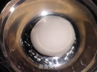 改变色彩-----双色金玉豆沙包的做法步骤：4