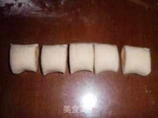 改变色彩-----双色金玉豆沙包的做法步骤：4