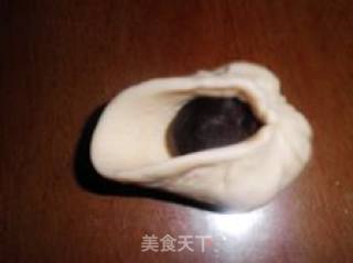 改变色彩-----双色金玉豆沙包的做法步骤：4