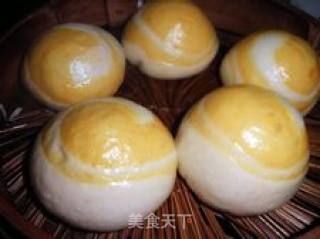 改变色彩-----双色金玉豆沙包的做法步骤：4
