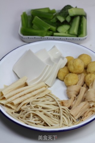 五福临门——金汤豆腐鱼煲的做法步骤：4