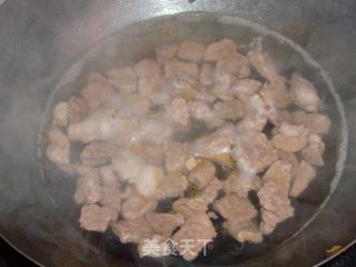 牛肉盖浇米饭的做法步骤：2