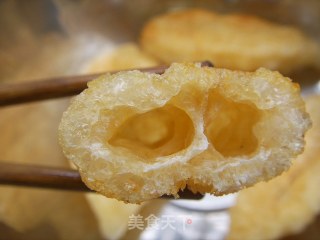 美容汤花胶炖鸡---附（干鱼肚）的泡发方法的做法步骤：2
