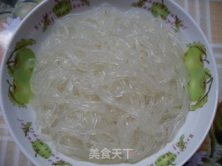 肉丝包菜炒粉的做法步骤：3