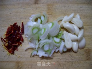 肉丝包菜炒粉的做法步骤：3