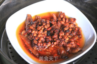 腊八豆蒸凤爪的做法步骤：2