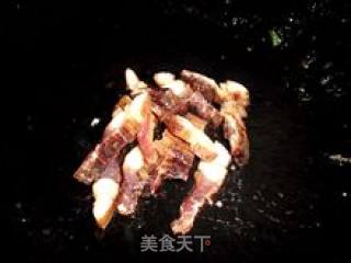 腊肉炒包菜的做法步骤：2