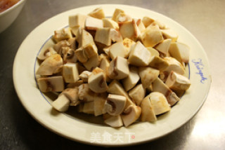 香煎鸡块+蘑菇汁的做法步骤：2