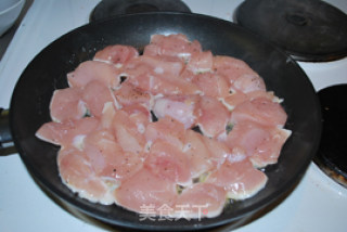 香煎鸡块+蘑菇汁的做法步骤：2