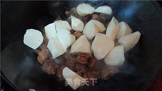 淮山薯焖羊肉的做法步骤：2
