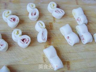 蒸蒸日上：菊花卷的做法步骤：3