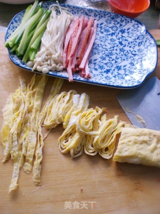 六六大顺——锦绣鲜蔬豆皮卷的做法步骤：2