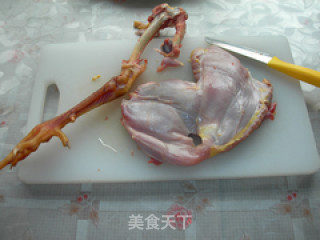 鲜菇蒸土鸡的做法步骤：3