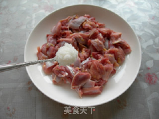 鲜菇蒸土鸡的做法步骤：3