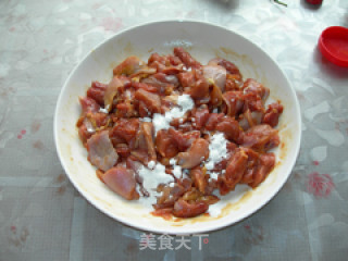 鲜菇蒸土鸡的做法步骤：3