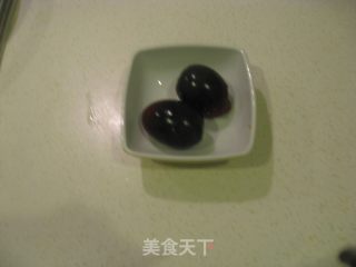 皮蛋瘦肉粥的做法步骤：2
