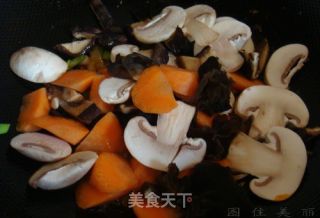 八珍豆腐煲的做法步骤：2