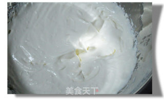 美味的诱惑--黄桃慕斯的做法步骤：2