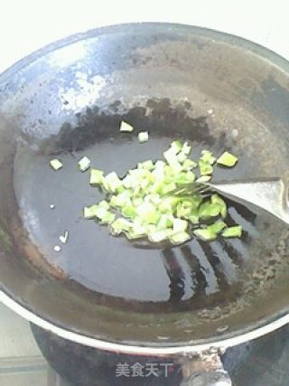 简单又美味的腊肠炒饭的做法步骤：3