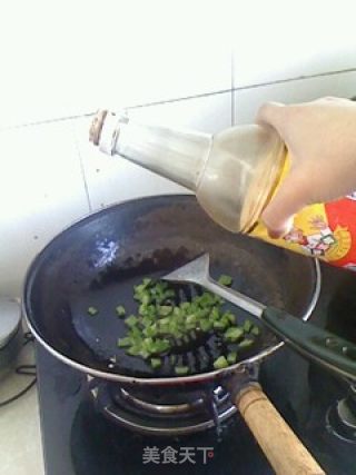 简单又美味的腊肠炒饭的做法步骤：3