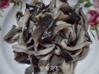 生菜鲜蘑炒粉的做法步骤：2