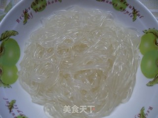 生菜鲜蘑炒粉的做法步骤：2