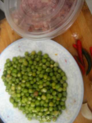 青豆肉末的做法步骤：2