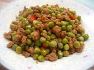 青豆肉末的做法步骤：2