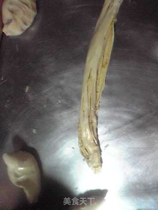 给力早餐—千层葱花饼的做法步骤：2