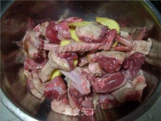 重庆特色之魔芋烧鸭子的做法步骤：2