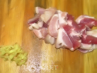 金银满盆——家常酸菜粉条五花肉的做法步骤：2