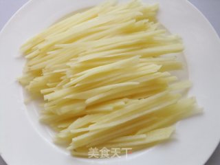 酸辣土豆丝的做法步骤：2