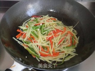 酸辣土豆丝的做法步骤：2