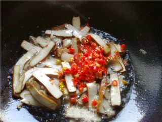 湘式豆腐干烧肉的做法步骤：3