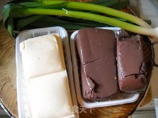 鸭血炖豆腐的做法步骤：2